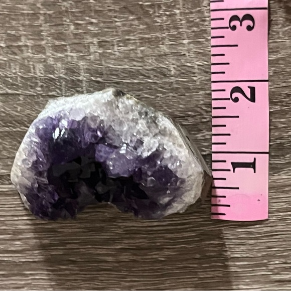 🖤 Grade A Uruguayan Standing Amethyst Crystal Quartz 2.5”by 2.5” - Picture 13 of 13